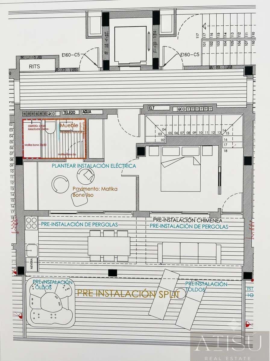 3 sypialnia Penthouse na sprzedaż w Montiboli z basenem garażem - 585 000 € (Ref: 9932395)