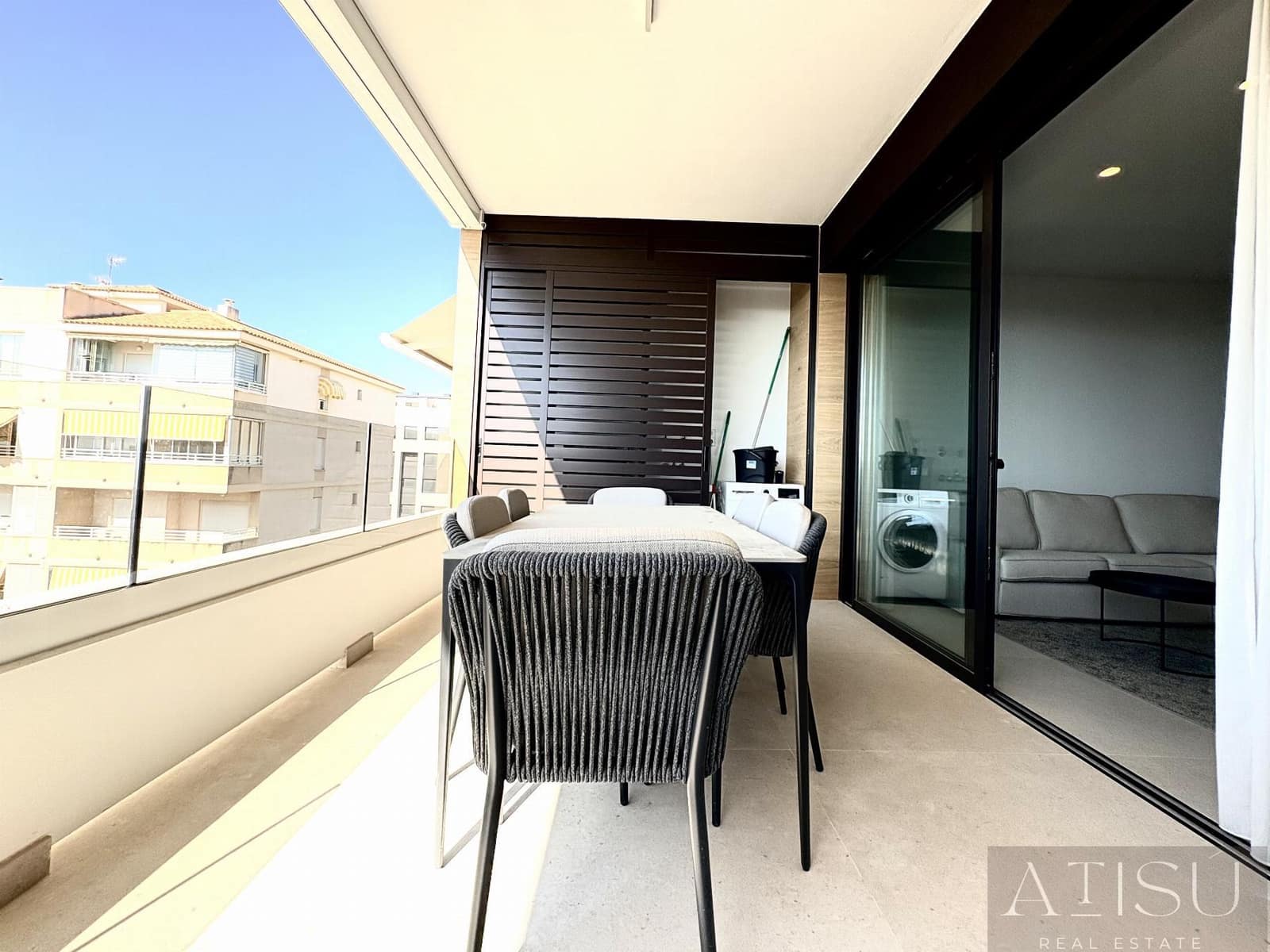 2 soverom Leilighet til salgs i Montiboli med svømmebasseng garasje - € 399 000 (Ref: 9932396)