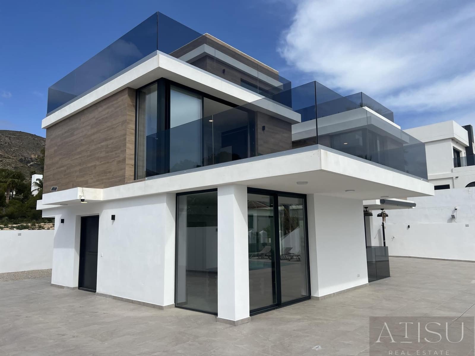 6 bedroom Villa for sale in Finestrat with pool garage - € 1,700,000 (Ref: 9937313)