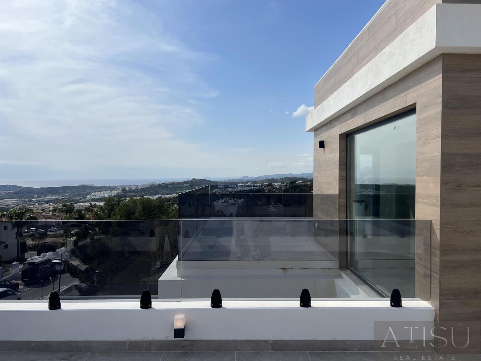 6 bedroom Villa for sale in Finestrat with pool garage - € 1,700,000 (Ref: 9937313)