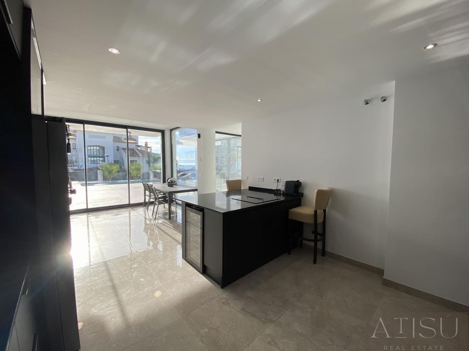 6 bedroom Villa for sale in Finestrat with pool garage - € 1,700,000 (Ref: 9937313)