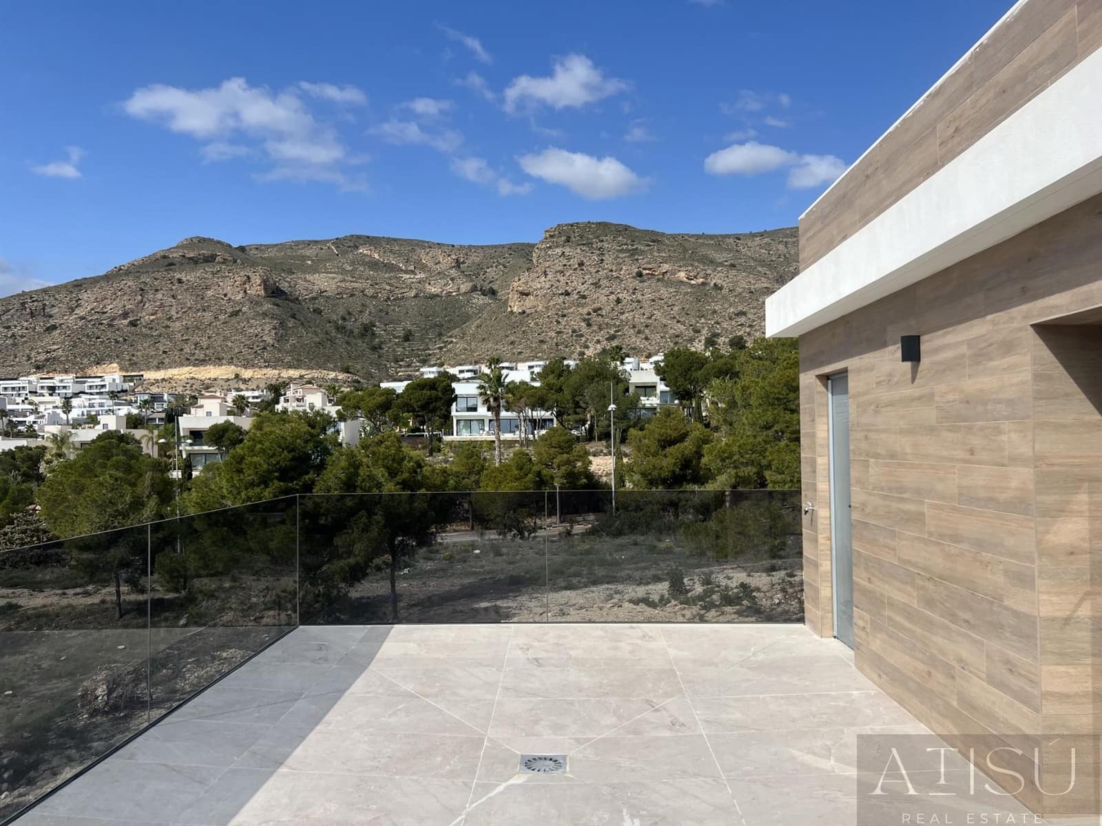 6 bedroom Villa for sale in Finestrat with pool garage - € 1,700,000 (Ref: 9937313)
