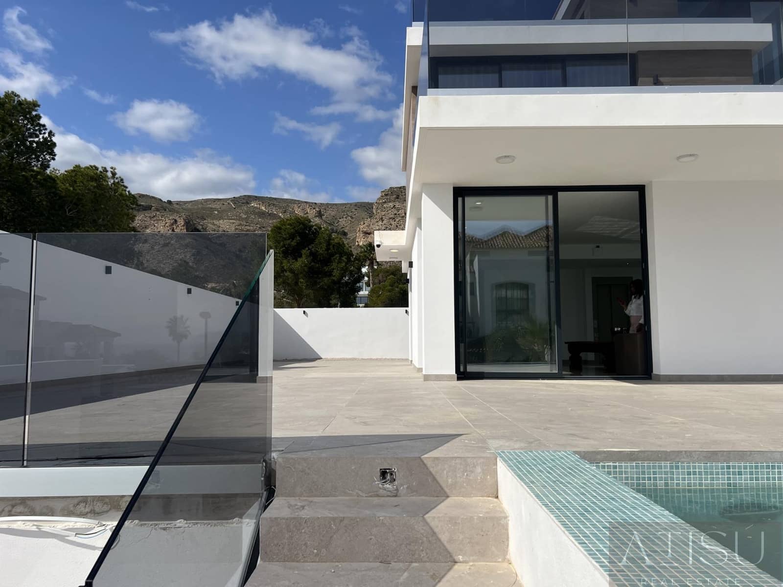 6 bedroom Villa for sale in Finestrat with pool garage - € 1,700,000 (Ref: 9937313)