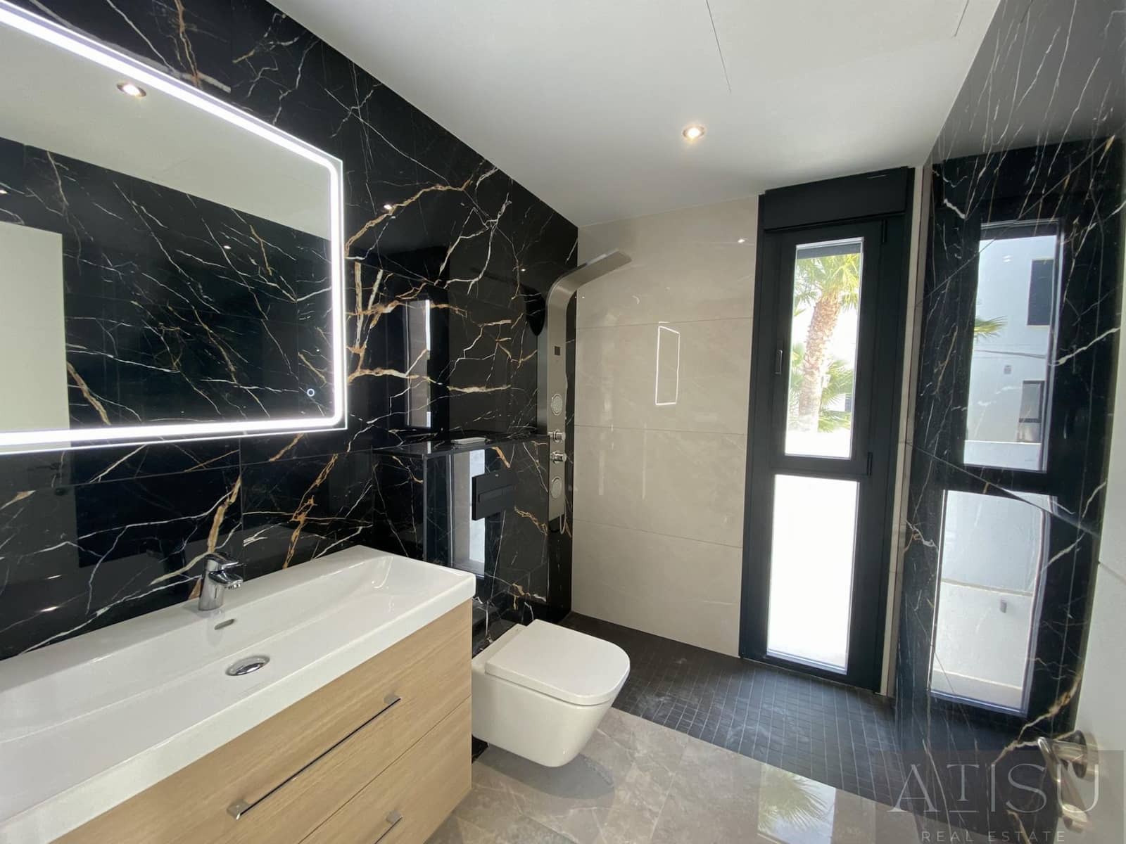 6 bedroom Villa for sale in Finestrat with pool garage - € 1,700,000 (Ref: 9937313)