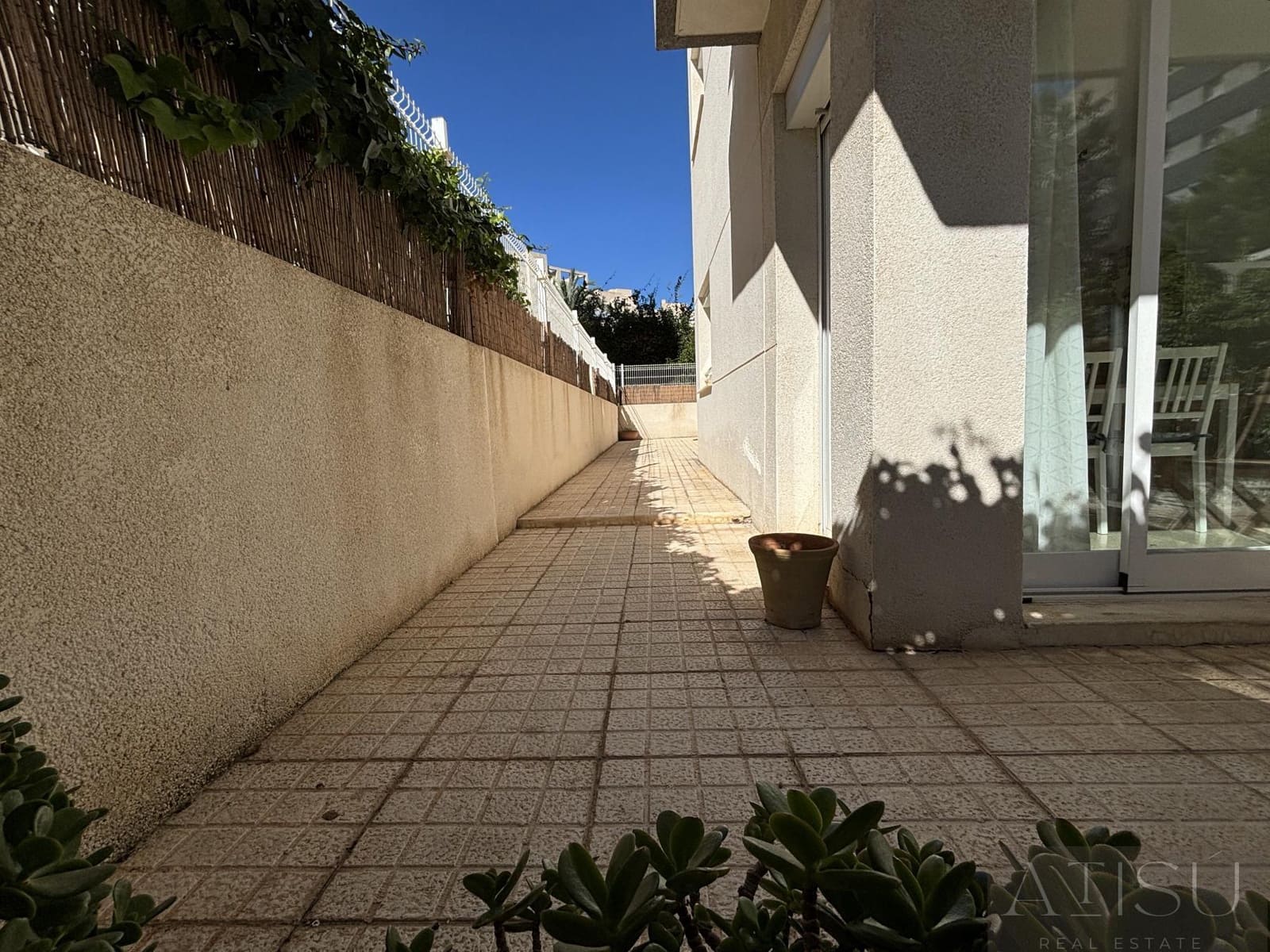 Appartement de 2 chambres à louer à El Campello avec piscine garage - 2 000 € (Ref: 9964517)