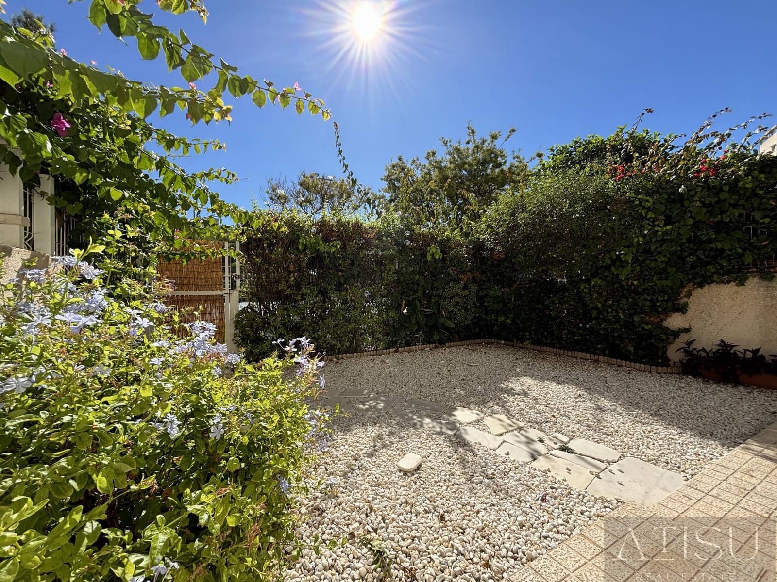 Appartement de 2 chambres à louer à El Campello avec piscine garage - 2 000 € (Ref: 9964517)