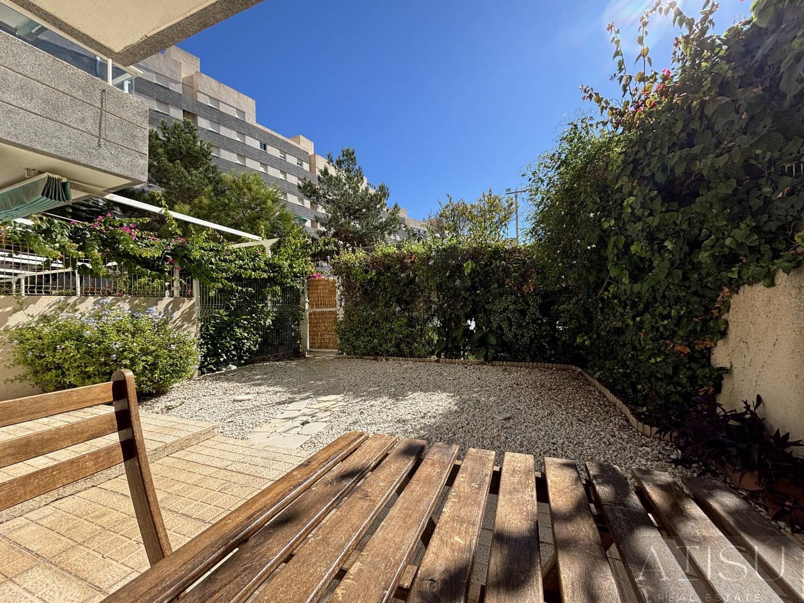 Appartement de 2 chambres à louer à El Campello avec piscine garage - 2 000 € (Ref: 9964517)