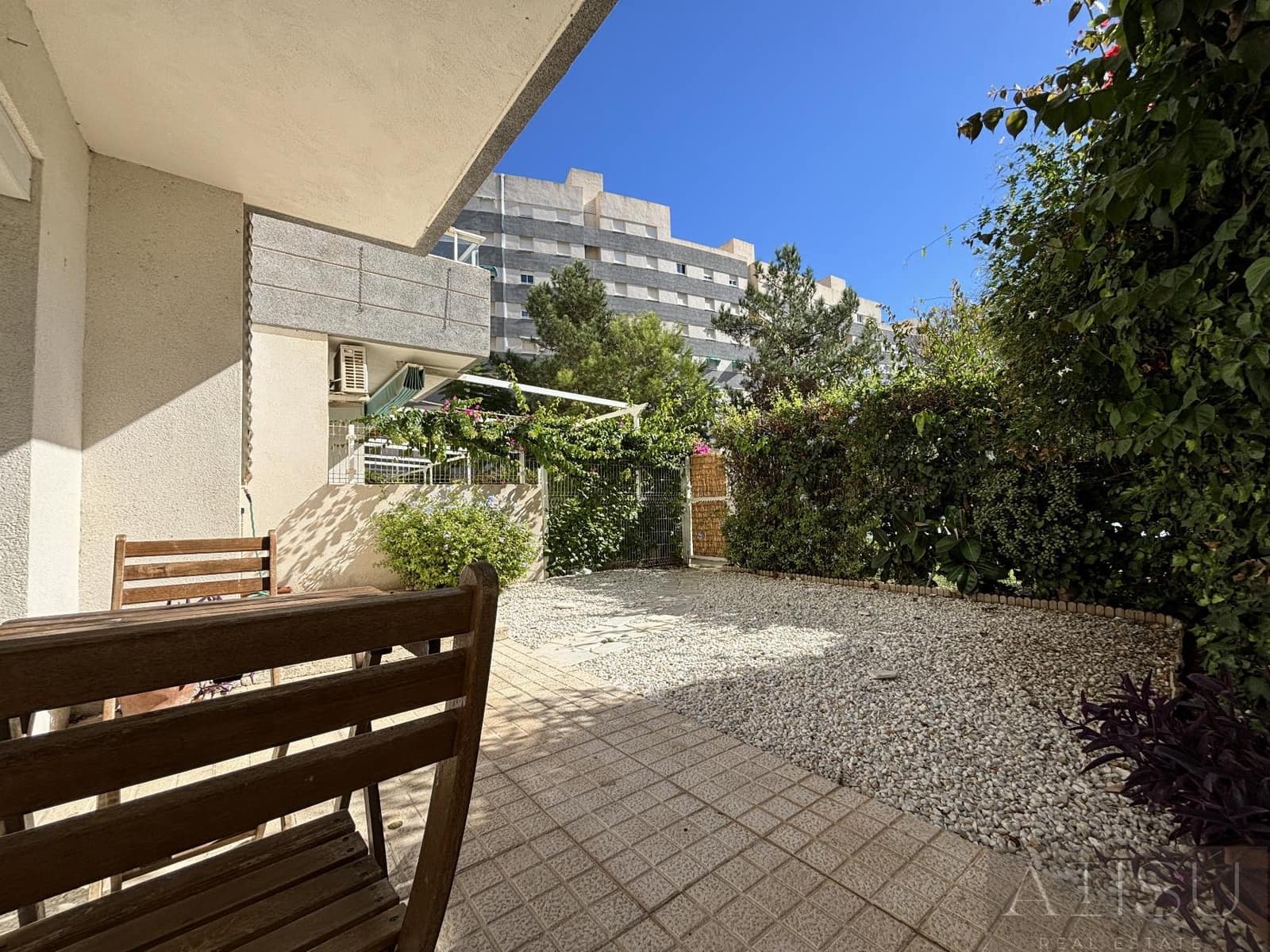 Appartement de 2 chambres à louer à El Campello avec piscine garage - 2 000 € (Ref: 9964517)