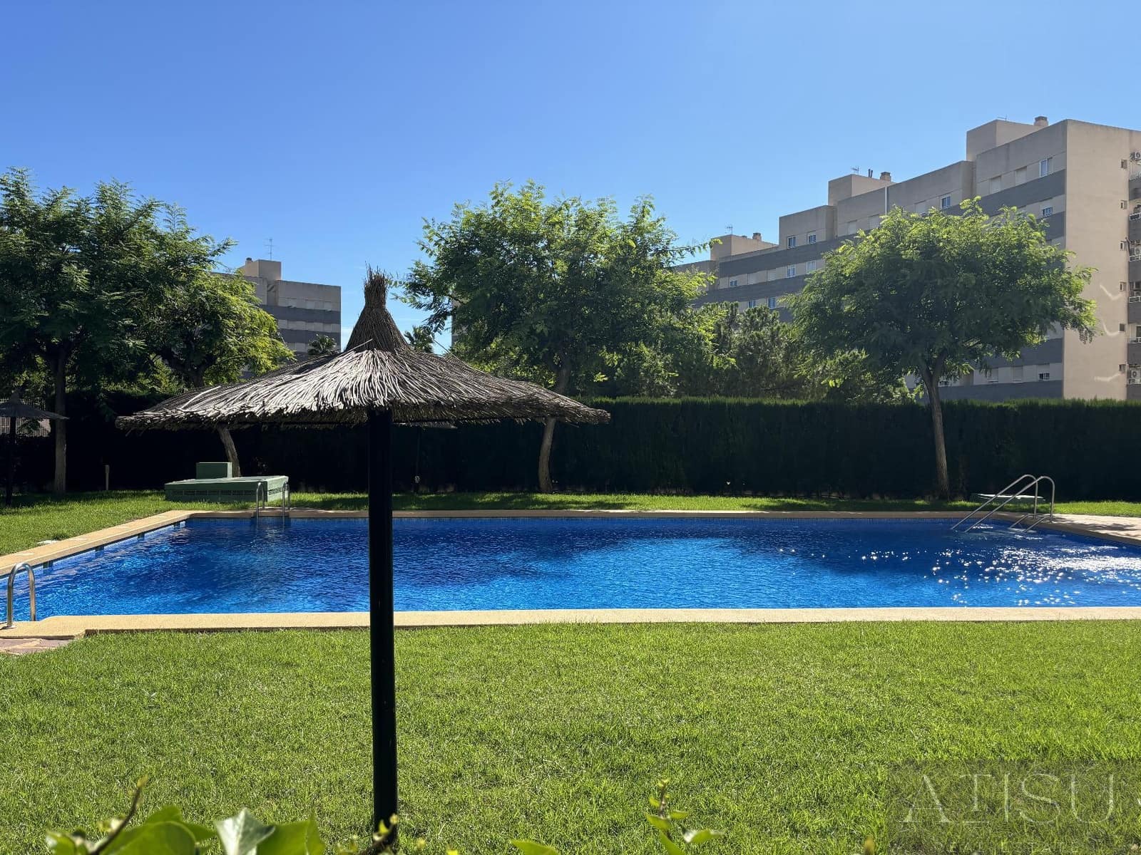 Appartement de 2 chambres à louer à El Campello avec piscine garage - 2 000 € (Ref: 9964517)