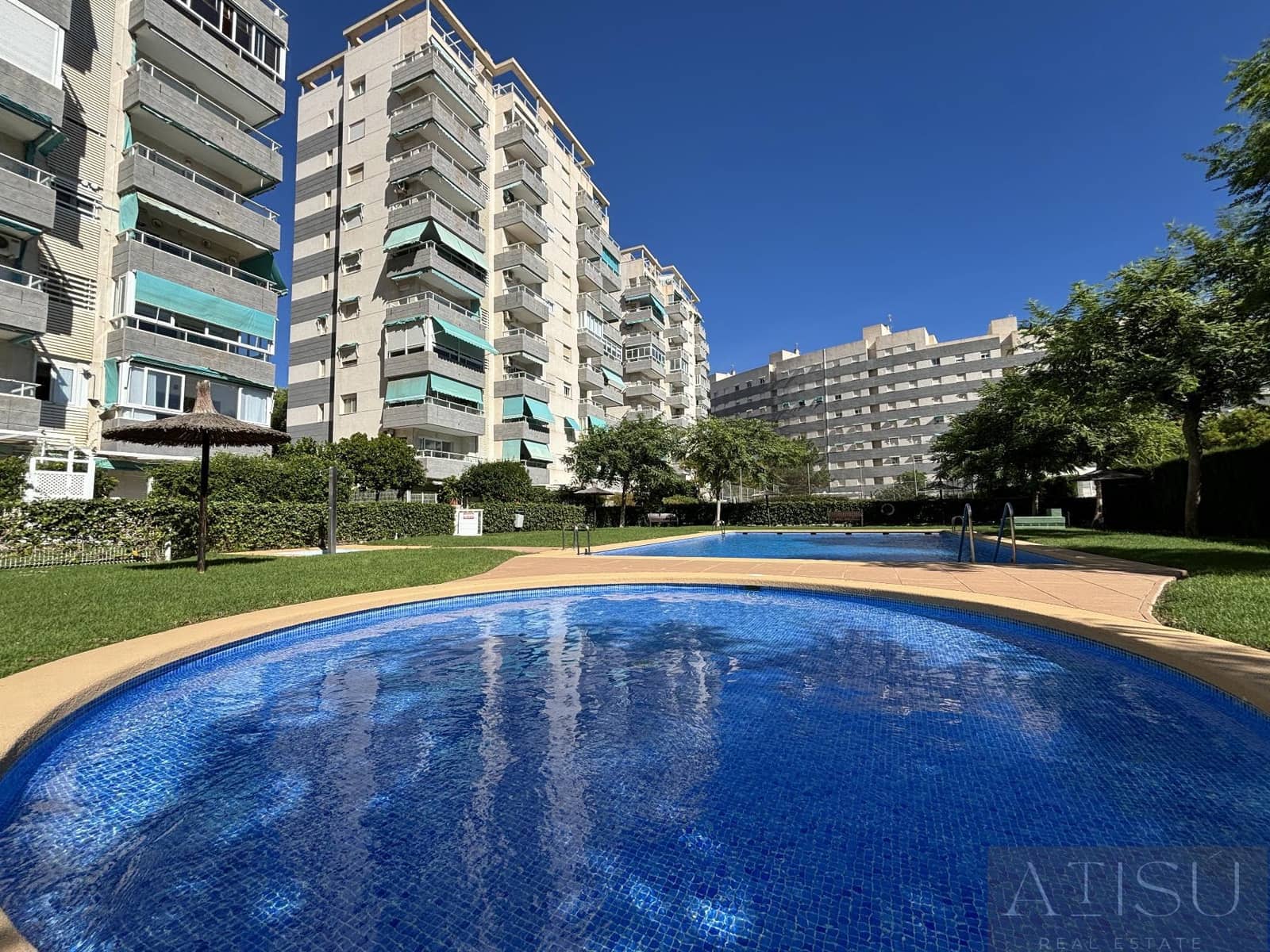 Appartement de 2 chambres à louer à El Campello avec piscine garage - 2 000 € (Ref: 9964517)