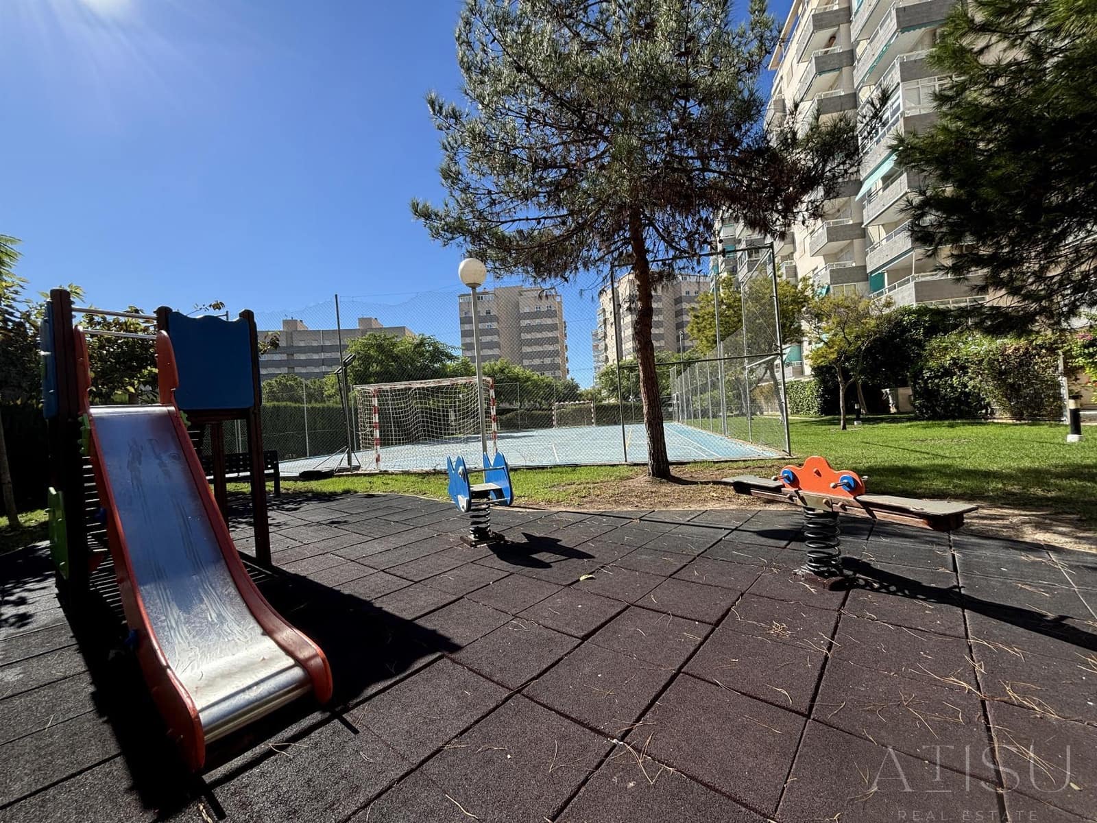 Appartement de 2 chambres à louer à El Campello avec piscine garage - 2 000 € (Ref: 9964517)