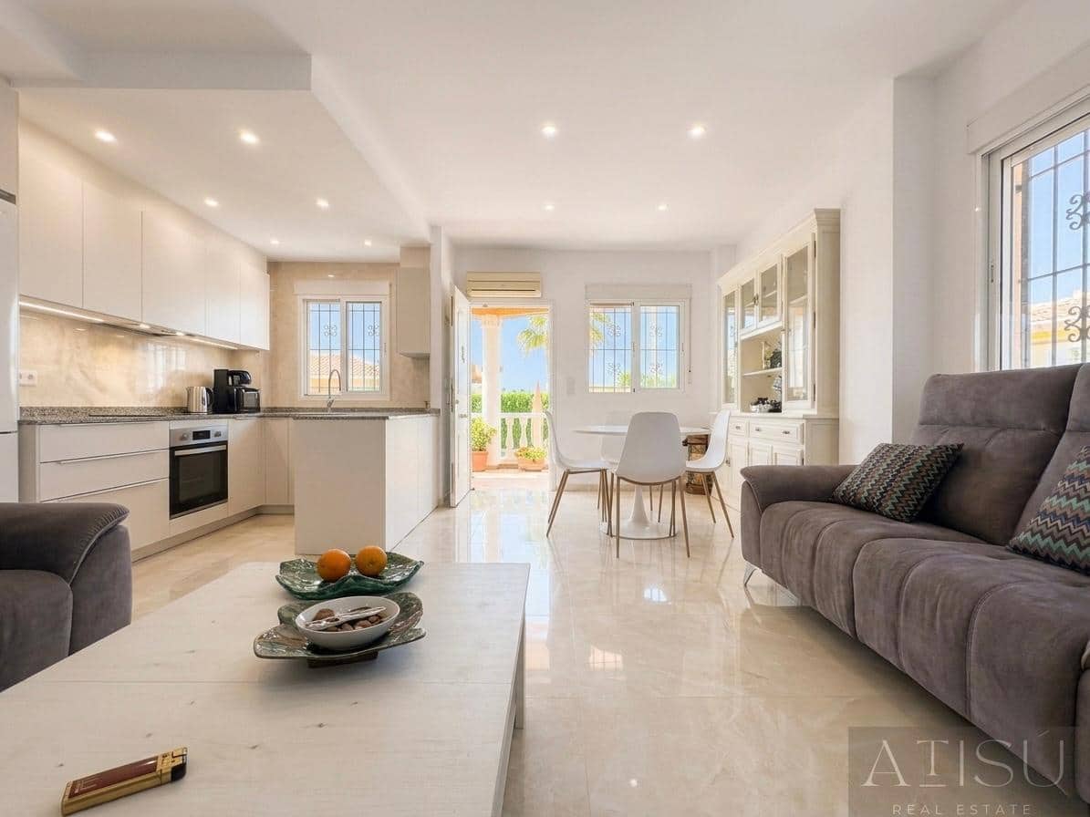 4 bedroom Villa for sale in Busot with pool - € 360,000 (Ref: 9965938)