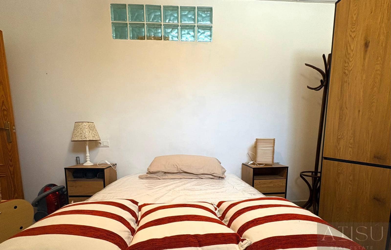 4 bedroom Villa for sale in Busot with pool - € 360,000 (Ref: 9965938)