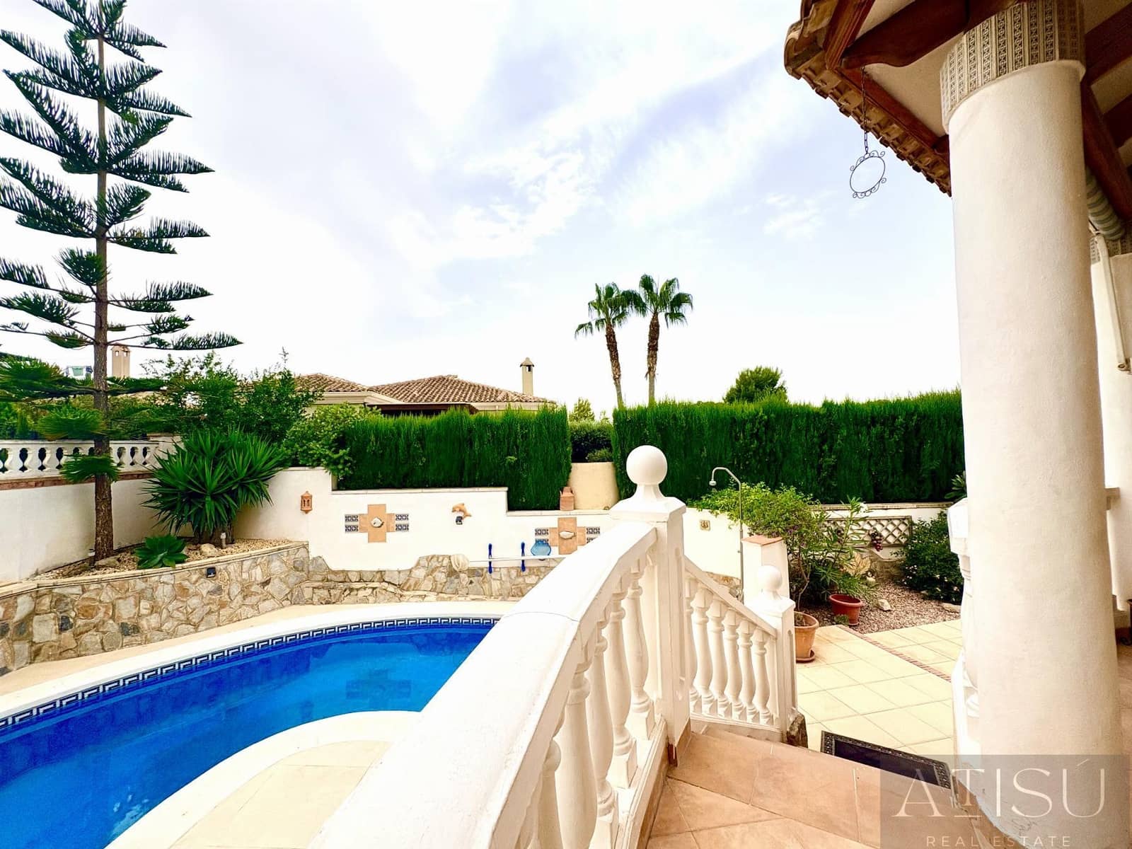 4 bedroom Villa for sale in Busot with pool - € 360,000 (Ref: 9965938)