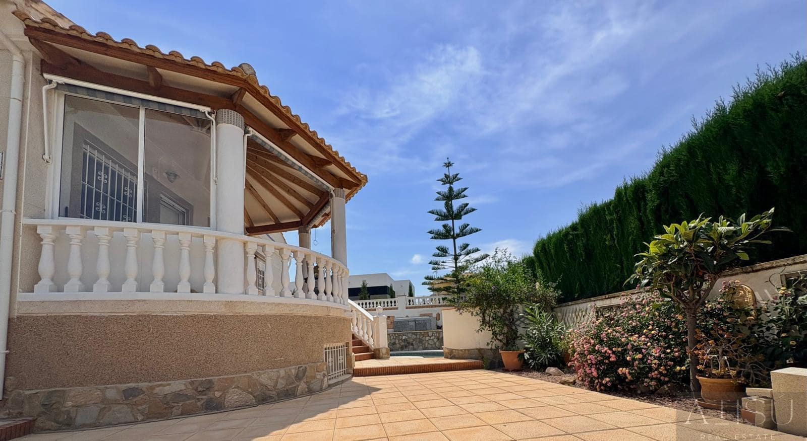 4 slaapkamer Villa te koop in Busot met zwembad garage - € 360.000 (Ref: 9979125)