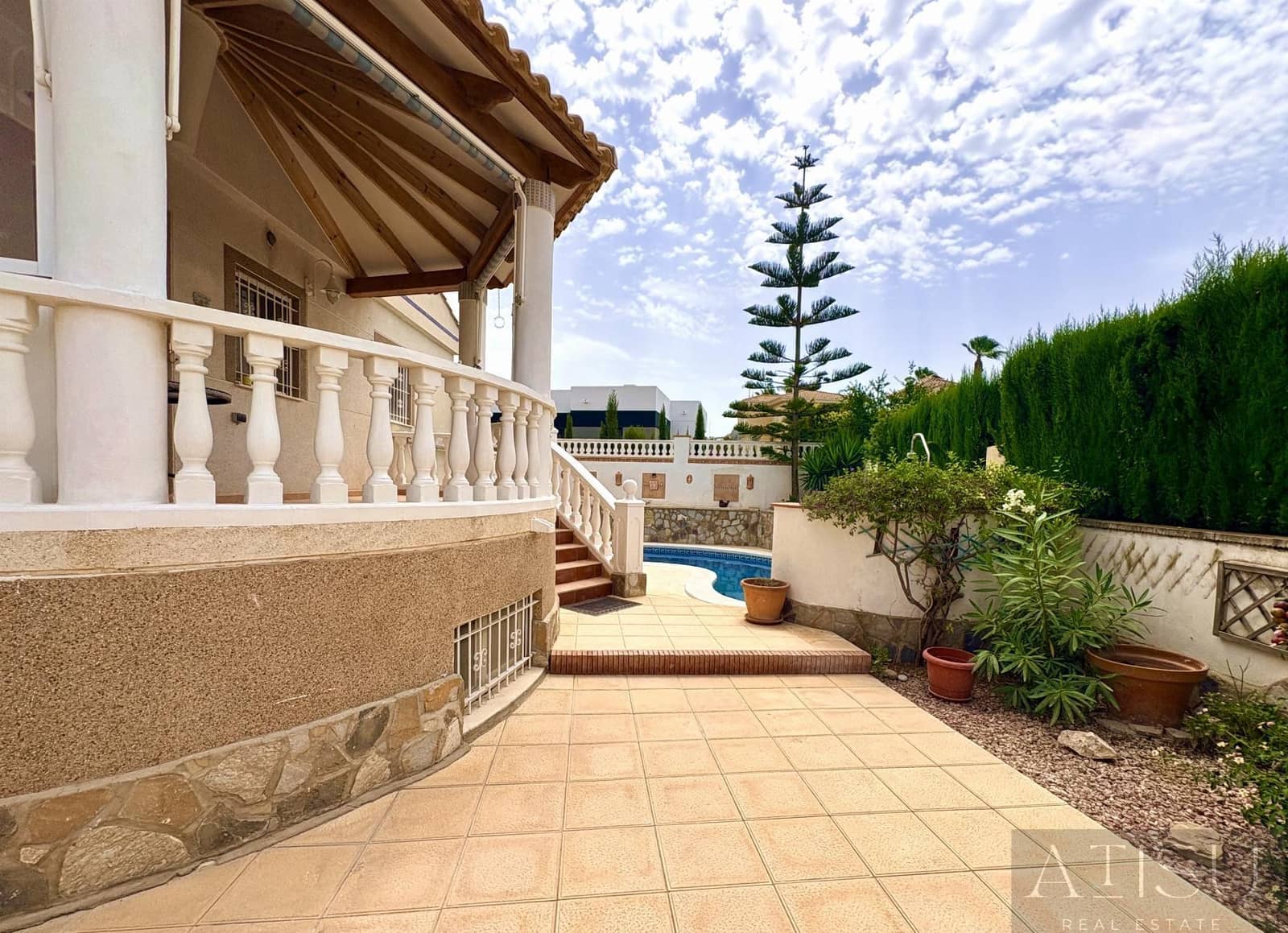 4 slaapkamer Villa te koop in Busot met zwembad garage - € 360.000 (Ref: 9979125)