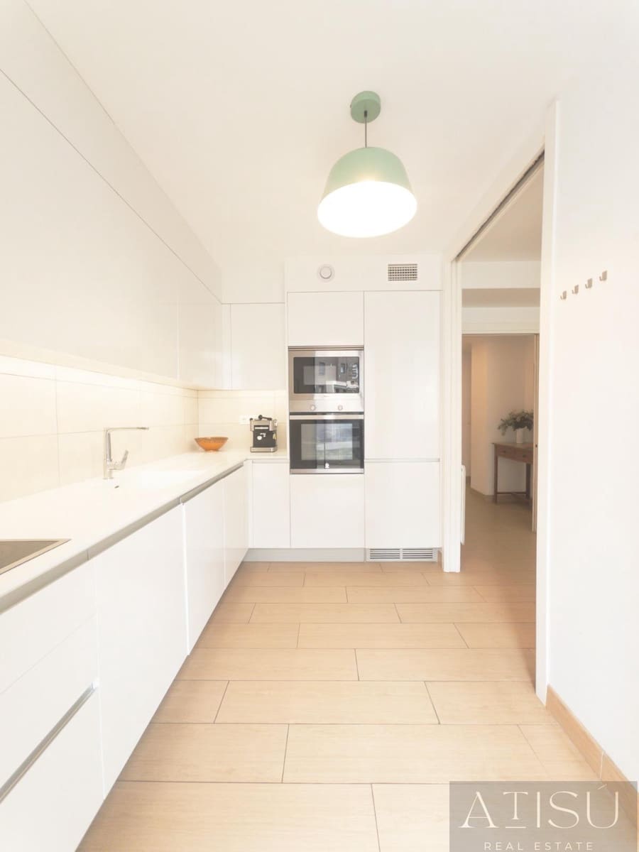 4 bedroom Flat for sale in Alicante / Alacant city with pool garage - € 750,000 (Ref: 9997781)