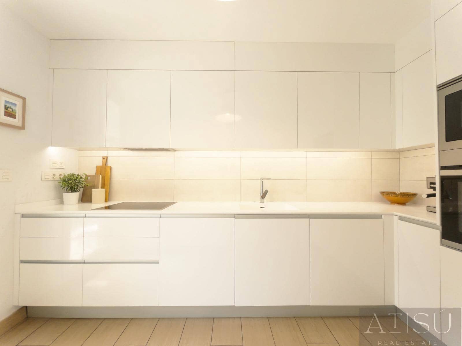 4 bedroom Flat for sale in Alicante / Alacant city with pool garage - € 750,000 (Ref: 9997781)