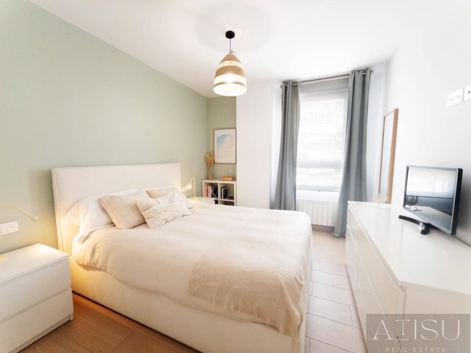 4 bedroom Flat for sale in Alicante / Alacant city with pool garage - € 750,000 (Ref: 9997781)