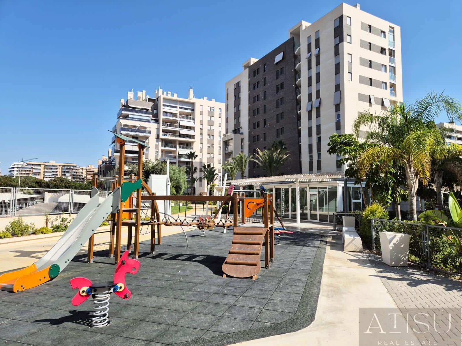 4 bedroom Flat for sale in Alicante / Alacant city with pool garage - € 750,000 (Ref: 9997781)