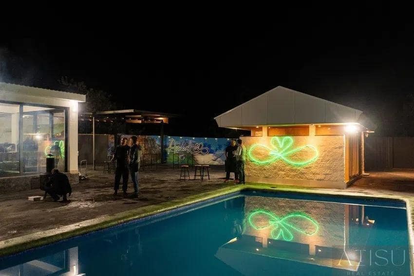 9 sypialnia Finka/Dom wiejski na sprzedaż w Busot z basenem garażem - 1 500 000 € (Ref: 9999393)