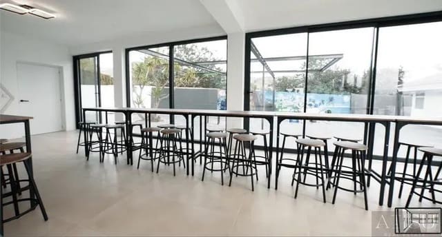 9 sypialnia Finka/Dom wiejski na sprzedaż w Busot z basenem garażem - 1 500 000 € (Ref: 9999393)