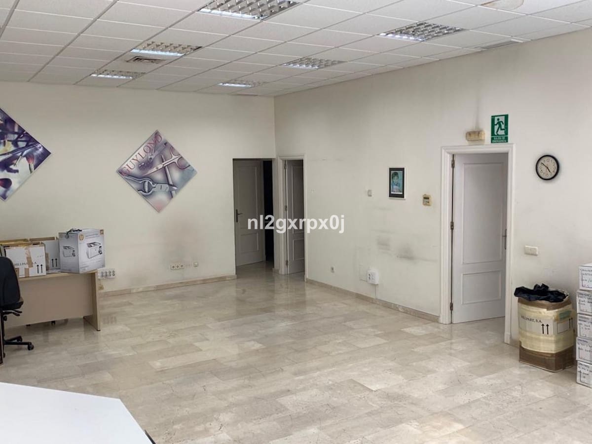 2 slaapkamer Kantoor te koop in Marbella - € 1.490.000 (Ref: 10130567)