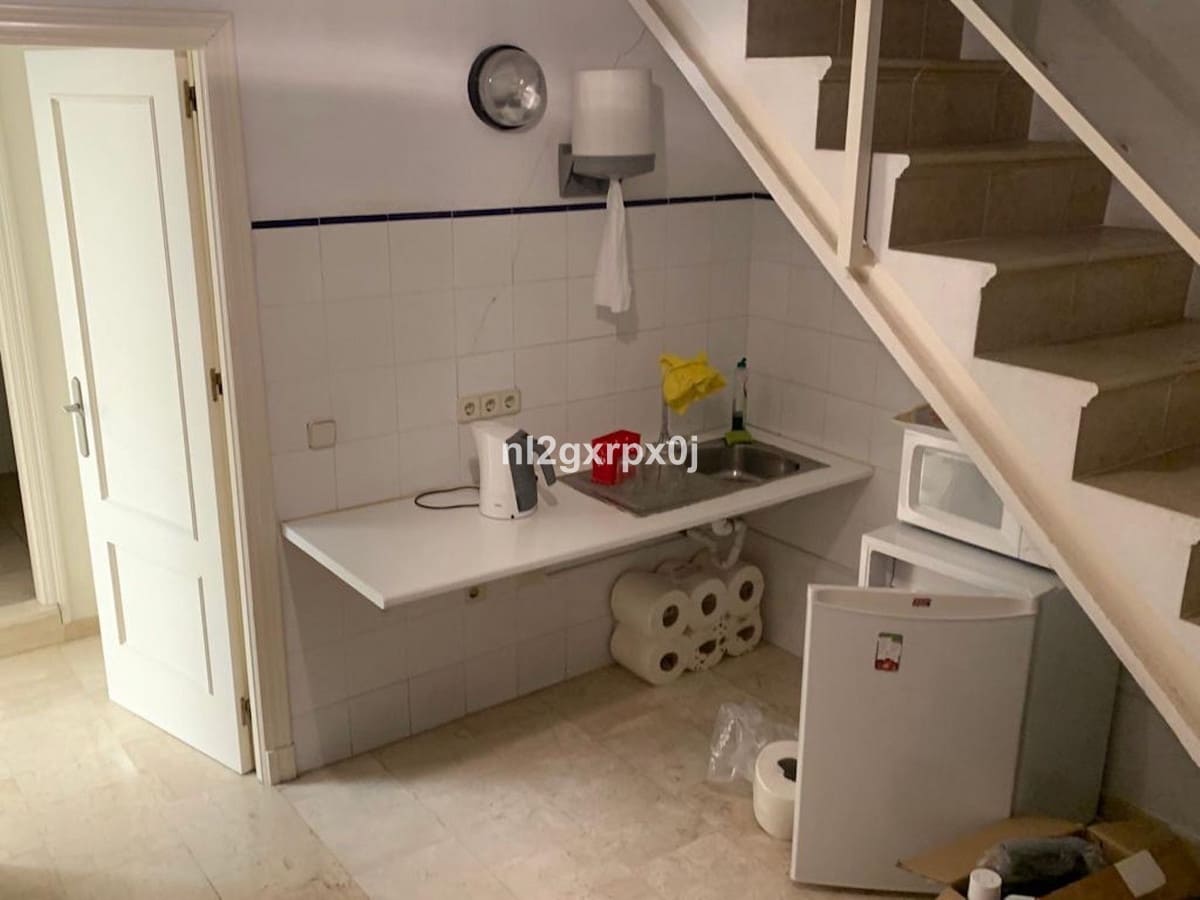 2 slaapkamer Kantoor te koop in Marbella - € 1.490.000 (Ref: 10130567)