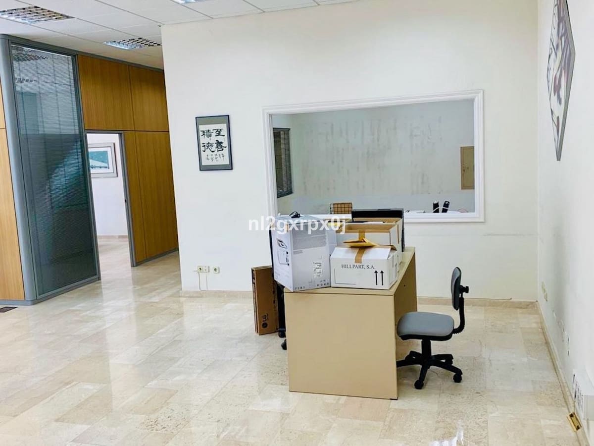 2 slaapkamer Kantoor te koop in Marbella - € 1.490.000 (Ref: 10130567)
