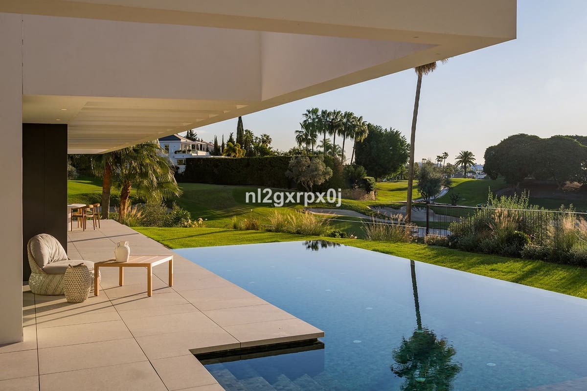 4 Zimmer Villa zu verkaufen in Aloha Golf mit Pool Garage - 5.975.000 € (Ref: 10140421)