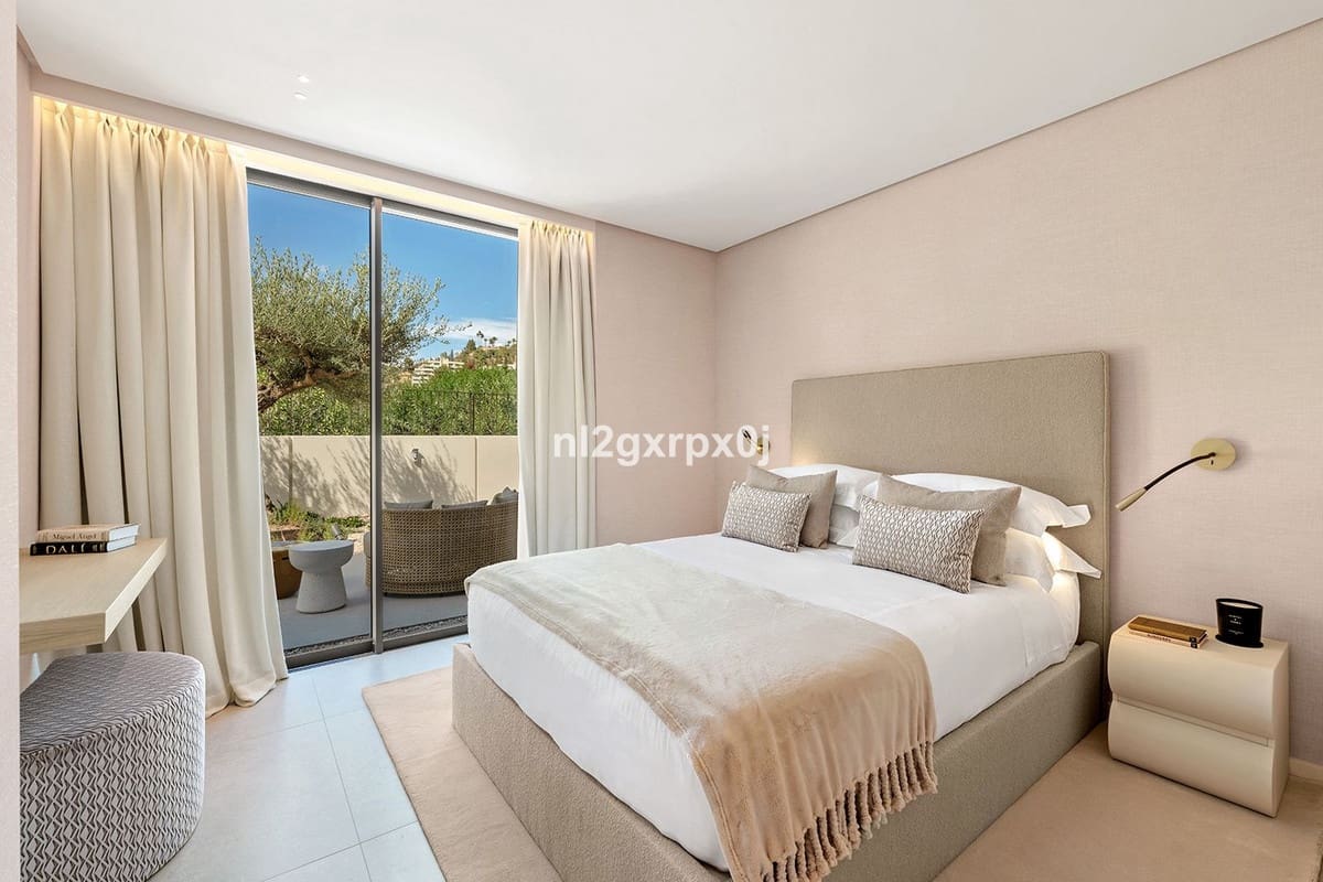 4 Zimmer Villa zu verkaufen in Aloha Golf mit Pool Garage - 5.975.000 € (Ref: 10140421)