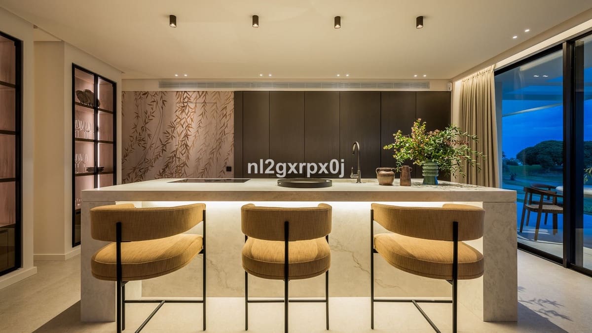 4 Zimmer Villa zu verkaufen in Aloha Golf mit Pool Garage - 5.975.000 € (Ref: 10140421)