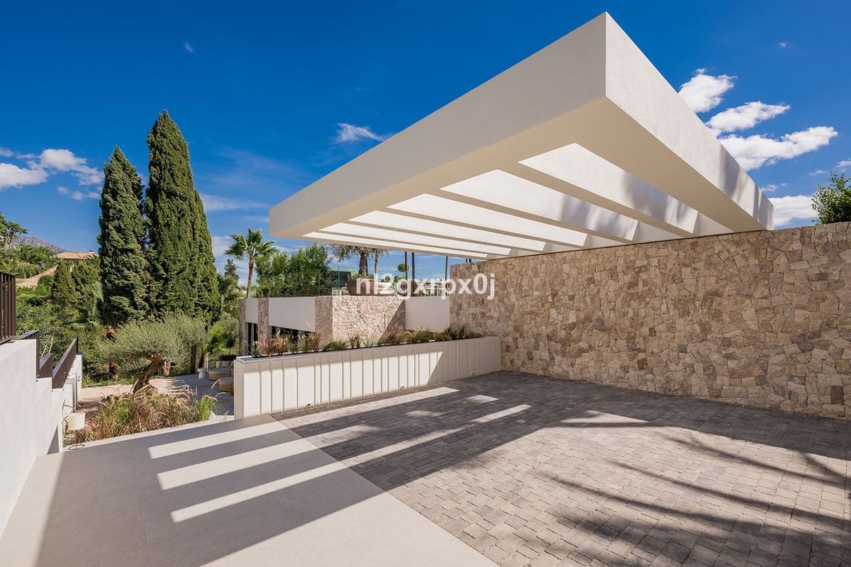 4 Zimmer Villa zu verkaufen in Aloha Golf mit Pool Garage - 5.975.000 € (Ref: 10140421)