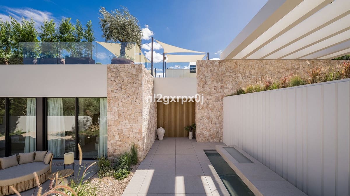 4 Zimmer Villa zu verkaufen in Aloha Golf mit Pool Garage - 5.975.000 € (Ref: 10140421)
