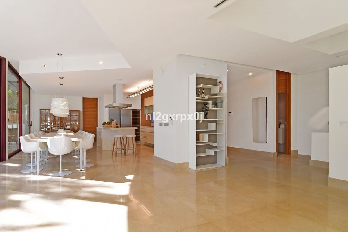7 soveværelse Villa til salg i Nueva Andalucia med swimmingpool garage - € 4.400.000 (Ref: 10140422)