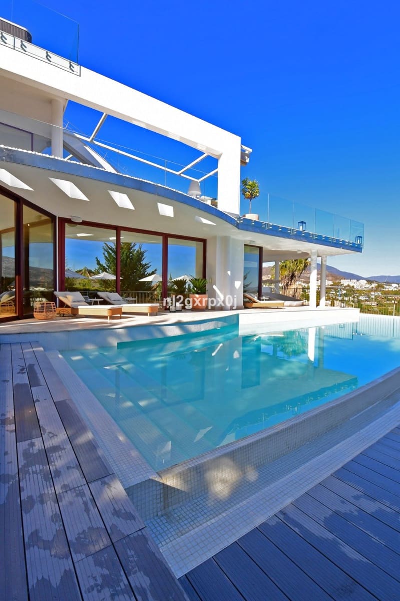 7 soveværelse Villa til salg i Nueva Andalucia med swimmingpool garage - € 4.400.000 (Ref: 10140422)