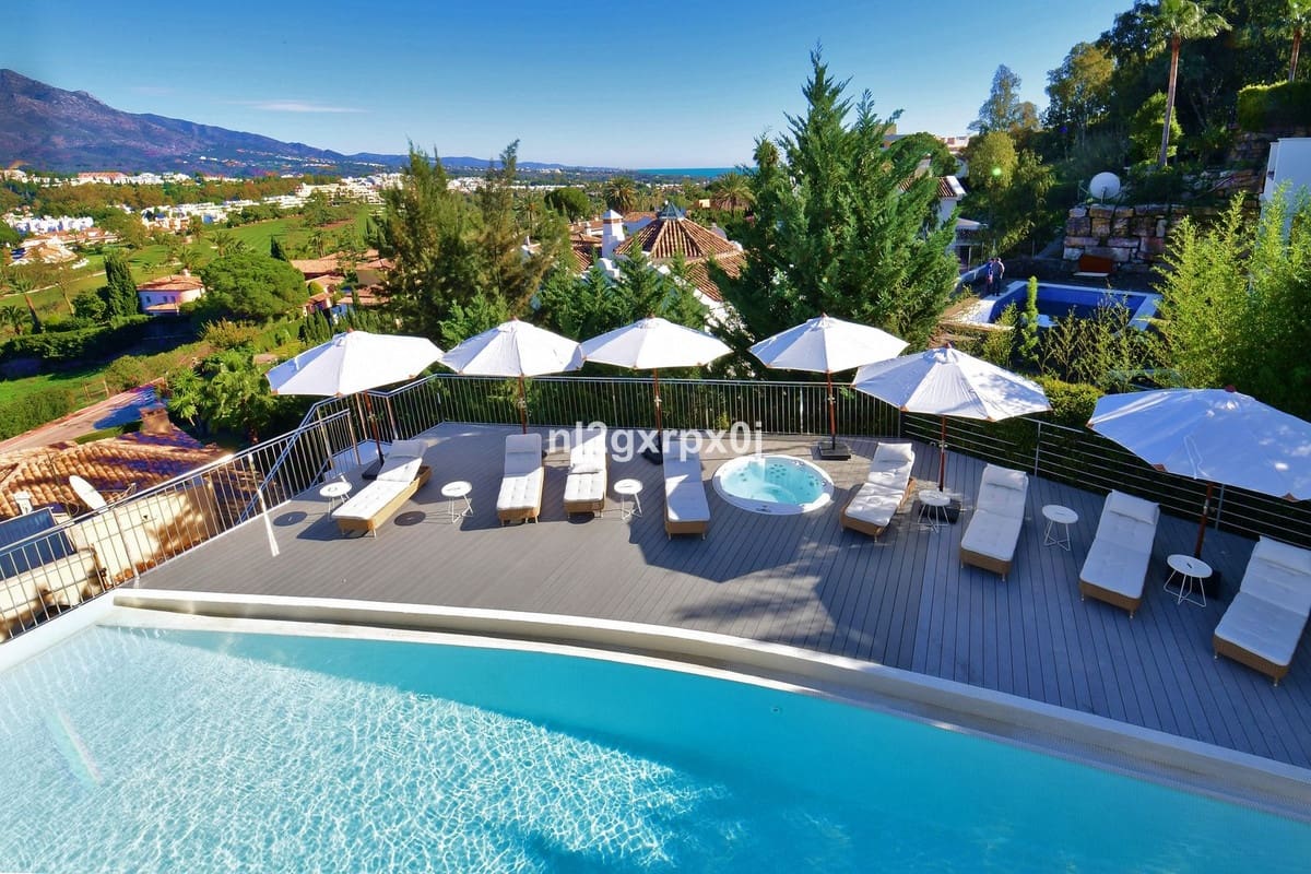 7 soveværelse Villa til salg i Nueva Andalucia med swimmingpool garage - € 4.400.000 (Ref: 10140422)