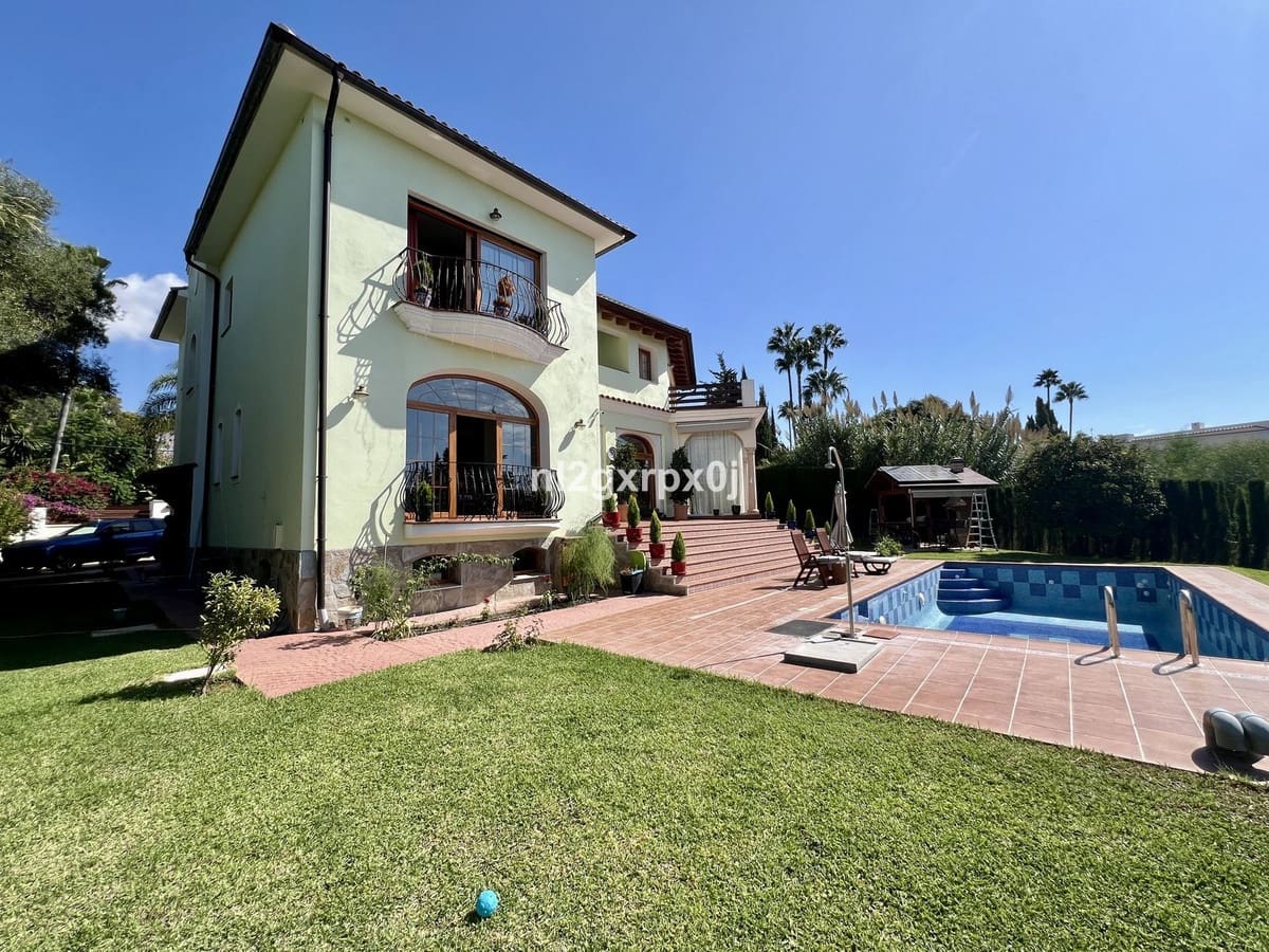 Chalet de 5 habitaciones en El Rosario en venta con piscina garaje - 2.490.000 € (Ref: 10140423)