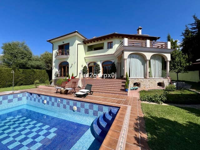 Chalet de 5 habitaciones en El Rosario, Marbella en venta con piscina garaje - 2.490.000 € (Ref: 10140423)