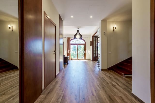 Chalet de 5 habitaciones en El Rosario, Marbella en venta con piscina garaje - 2.490.000 € (Ref: 10140423)