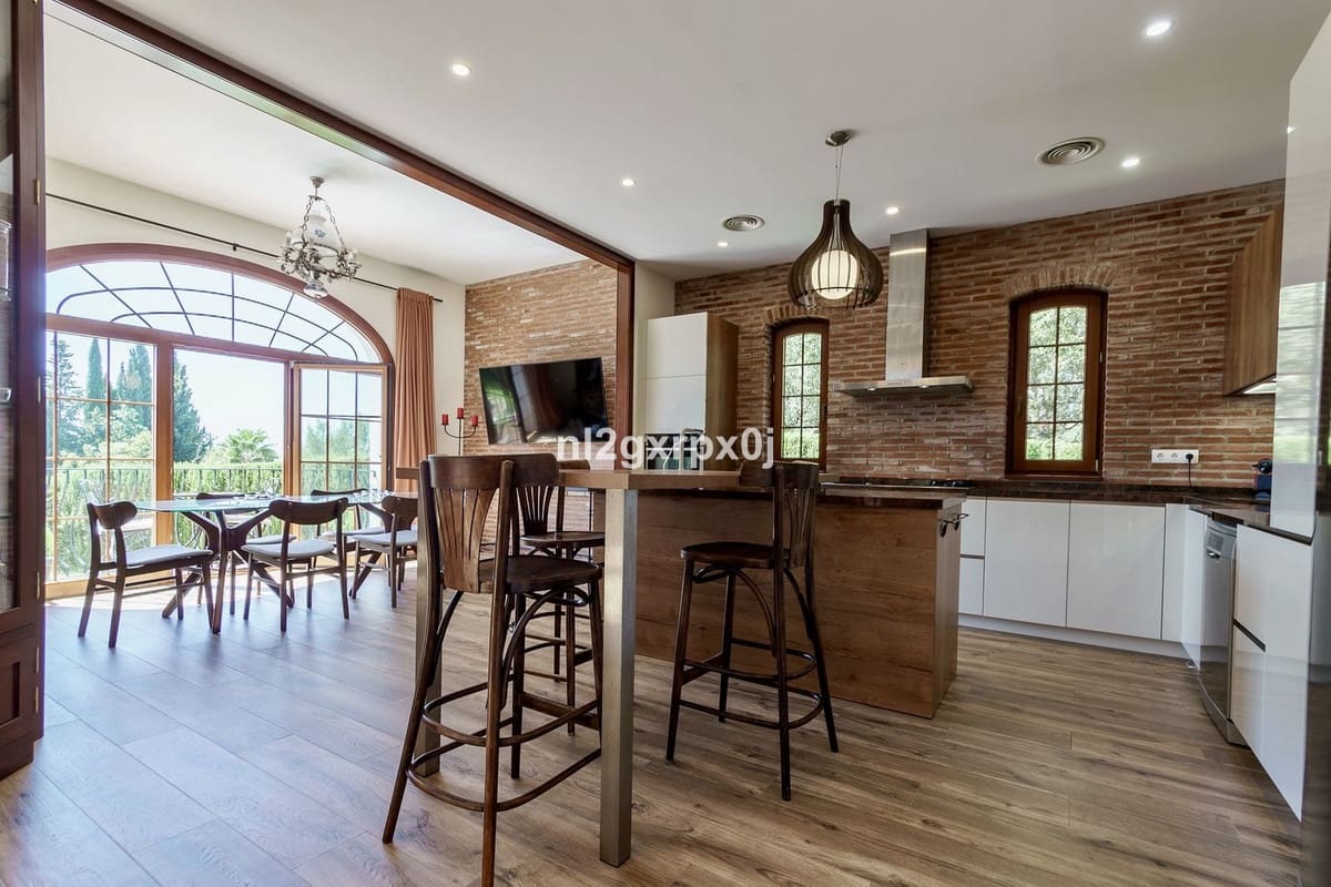 Chalet de 5 habitaciones en El Rosario en venta con piscina garaje - 2.490.000 € (Ref: 10140423)