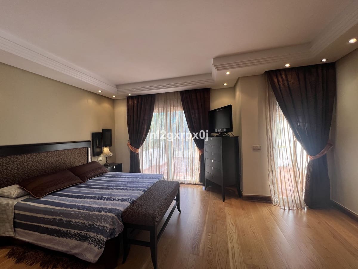 3 chambre Maison de Ville à vendre à Costalita avec piscine garage - 1 250 000 € (Ref: 10140425)