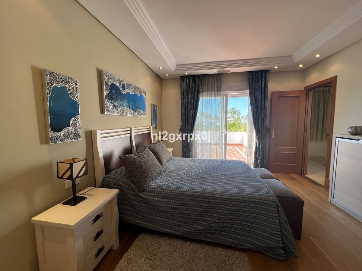 3 bedroom Townhouse for rent in Costalita with pool garage - € 4,500 (Ref: 10158143)