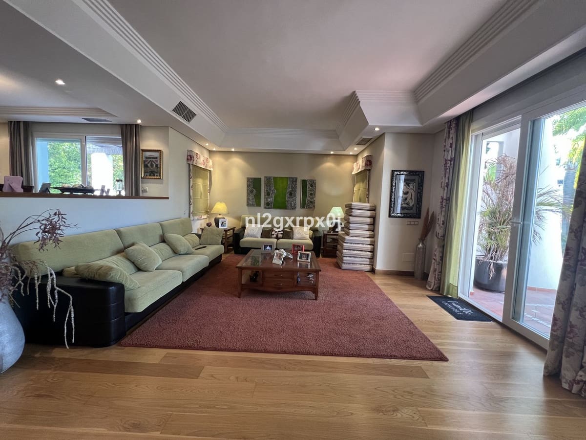 3 bedroom Townhouse for rent in Costalita with pool garage - € 4,500 (Ref: 10158143)