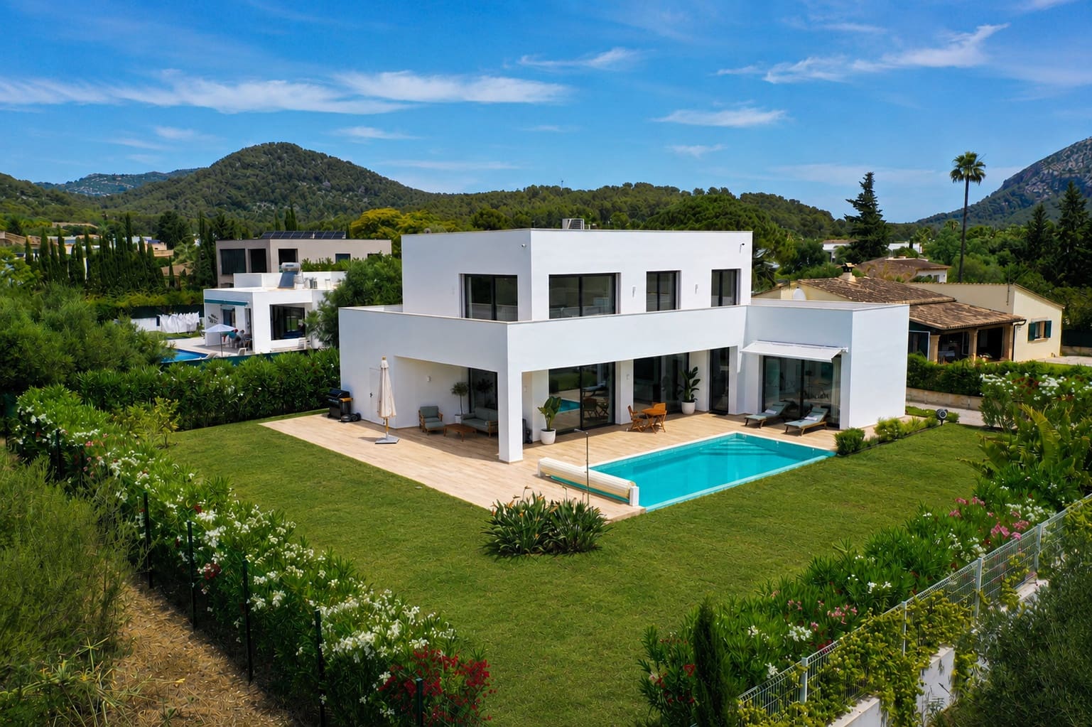 4 bedroom Villa for sale in Sa Pobla with pool garage - € 2,150,000 (Ref: 9891016)