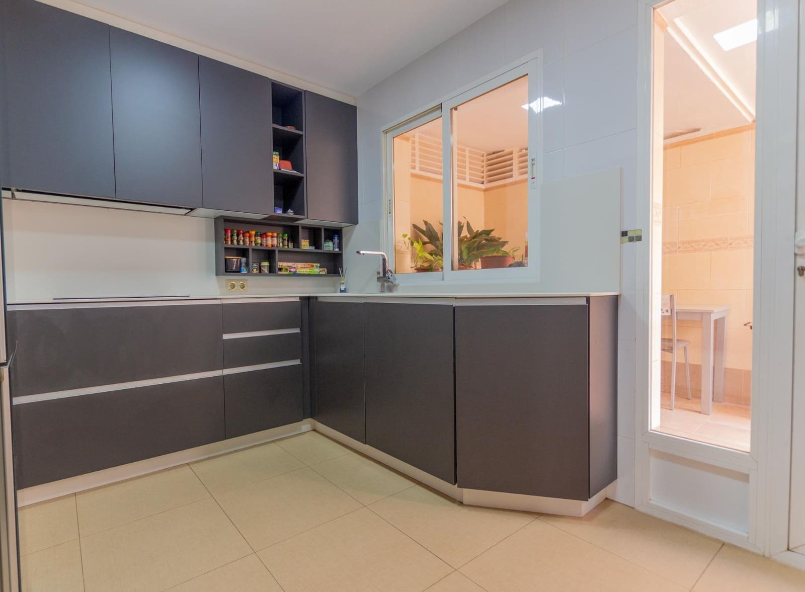 Apartamento de 4 habitaciones en Aguilas en venta con garaje - 350.000 € (Ref: 10006340)