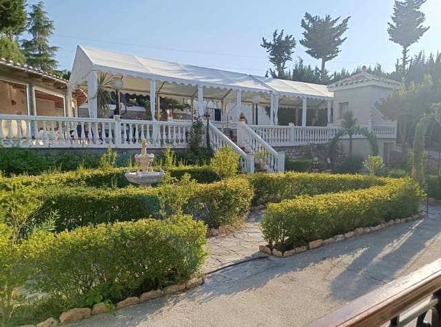 10 soveværelse Villa til salg i Cúllar med swimmingpool garage - € 249.900 (Ref: 10041171)