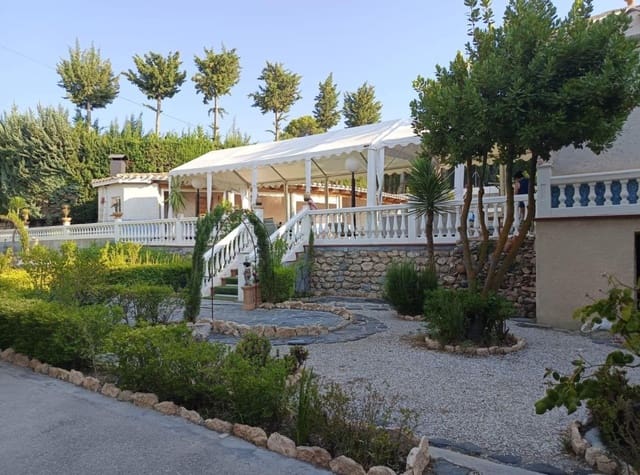 10 soveværelse Villa til salg i Cúllar med swimmingpool garage - € 249.900 (Ref: 10041171)