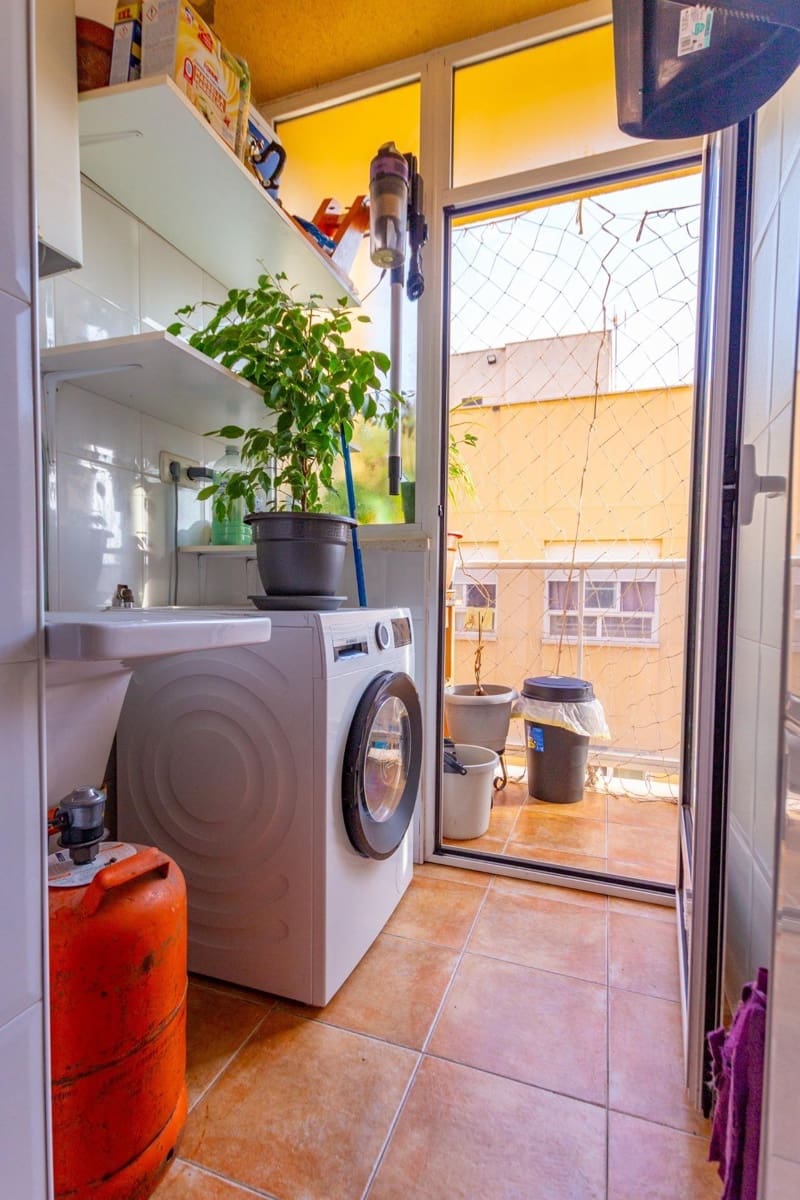 Piso de 3 habitaciones en Aguilas en venta con garaje - 130.000 € (Ref: 10168756)