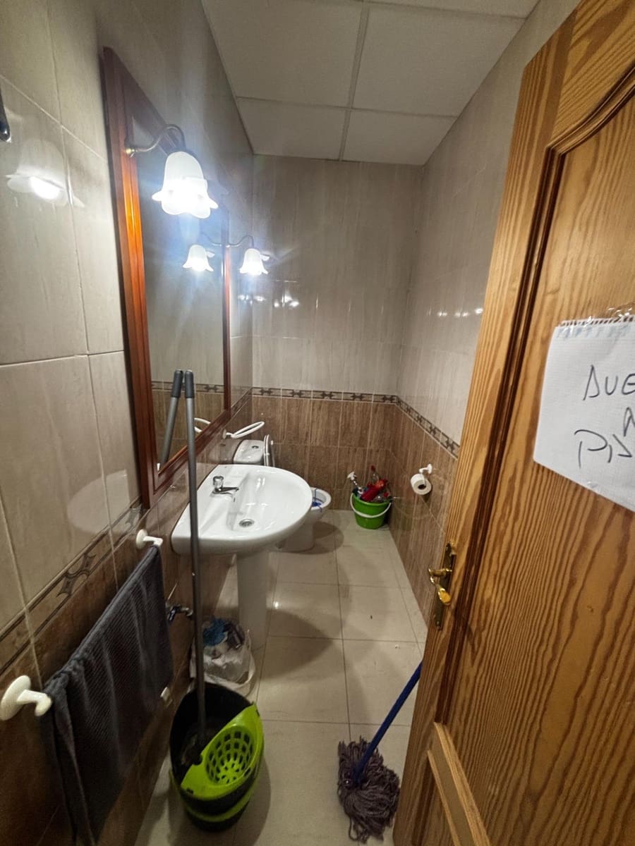 2 bedroom Commercial for sale in Aguilas - € 154,500 (Ref: 9892753)